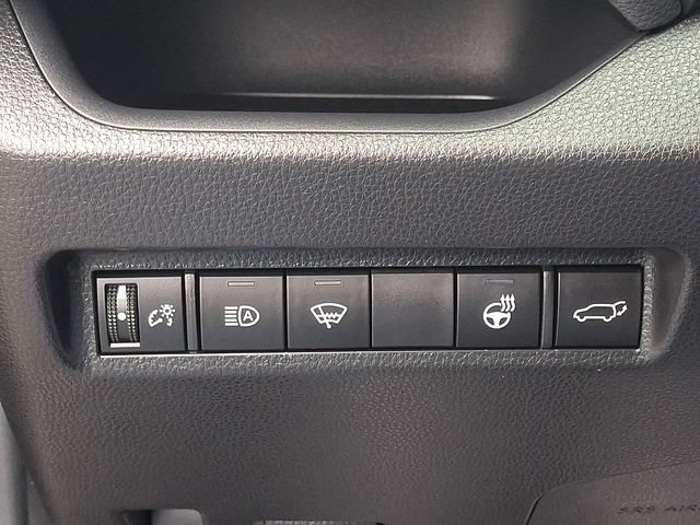 Certified 2022 Toyota RAV4 XLE Premium AWD/4WD image 30