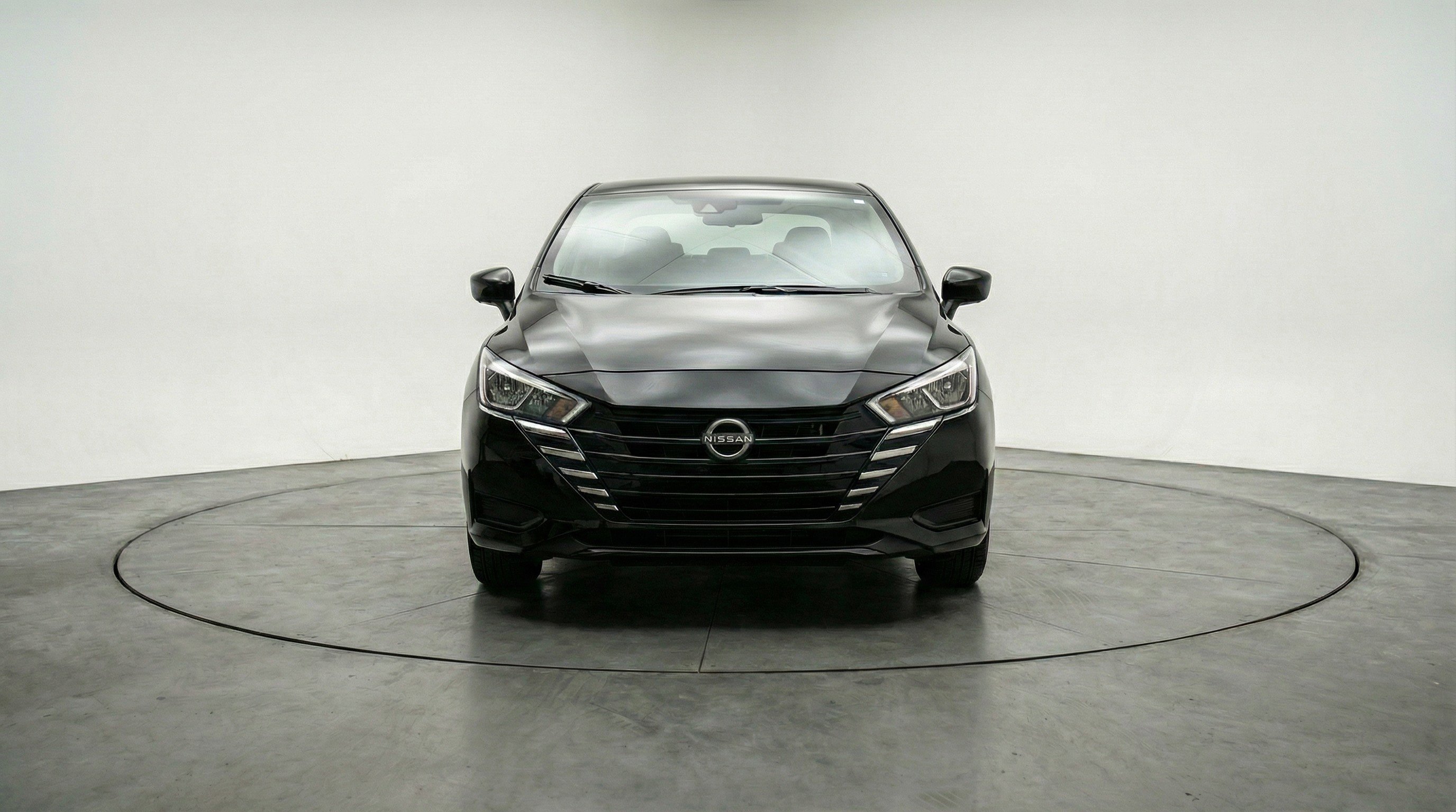 Used 2025 Nissan Versa SV FWD image 2