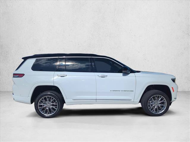 Used 2025 Jeep Grand Cherokee L Summit AWD/4WD image 4