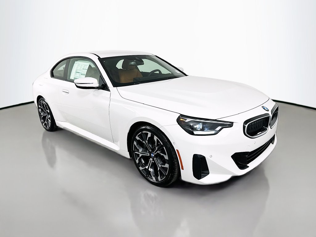Used 2026 BMW 230i Coupe w/ Convenience Package RWD image 3