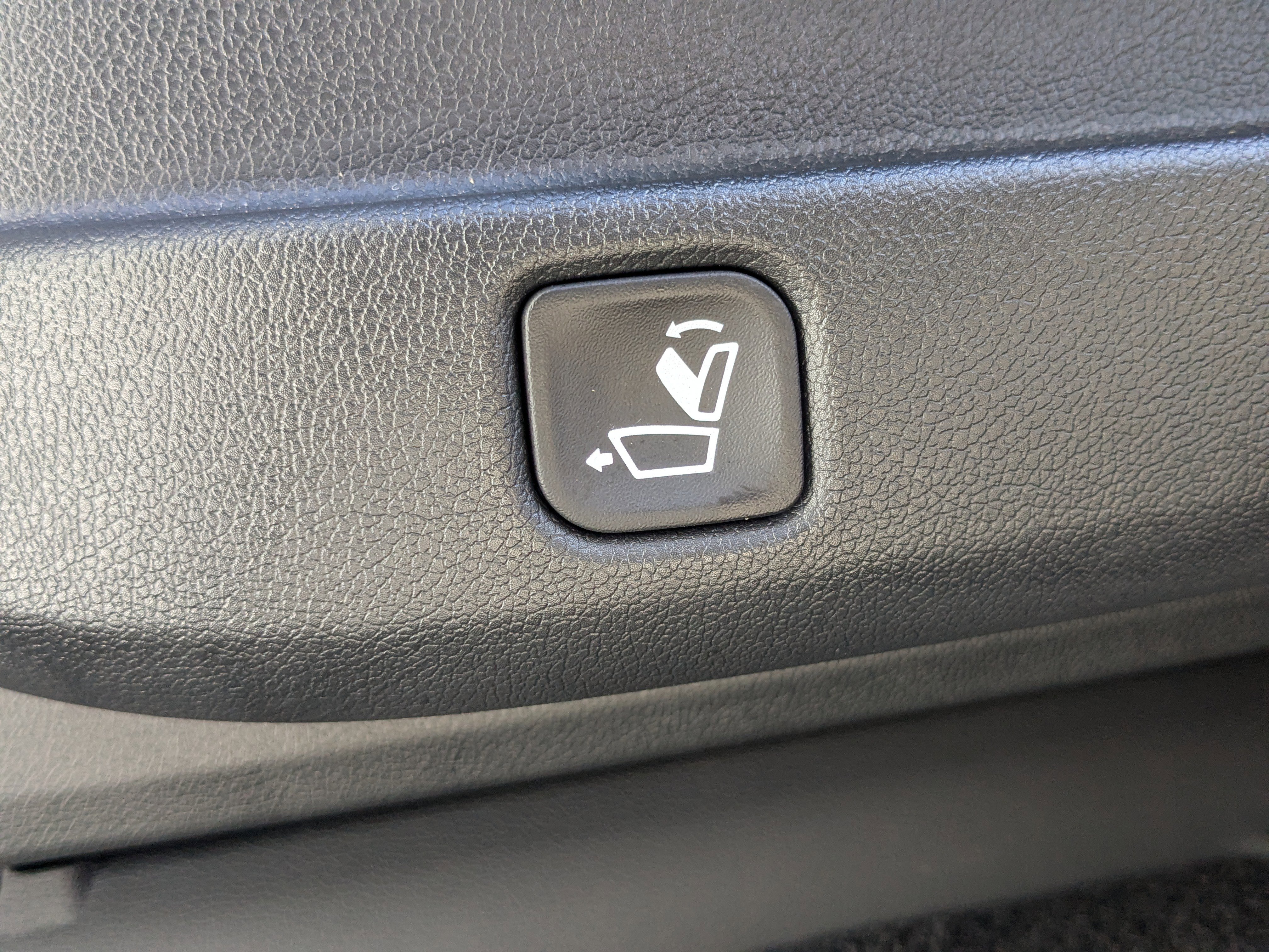 Certified 2025 Kia Sorento S image 18