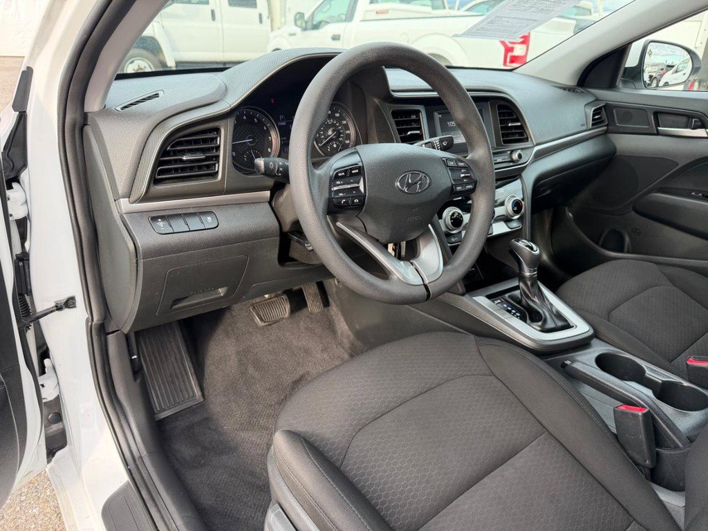 Used 2019 Hyundai Elantra SE w/ Cargo Package image 16