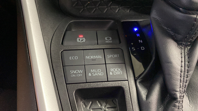Used 2023 Toyota RAV4 LE AWD/4WD image 19