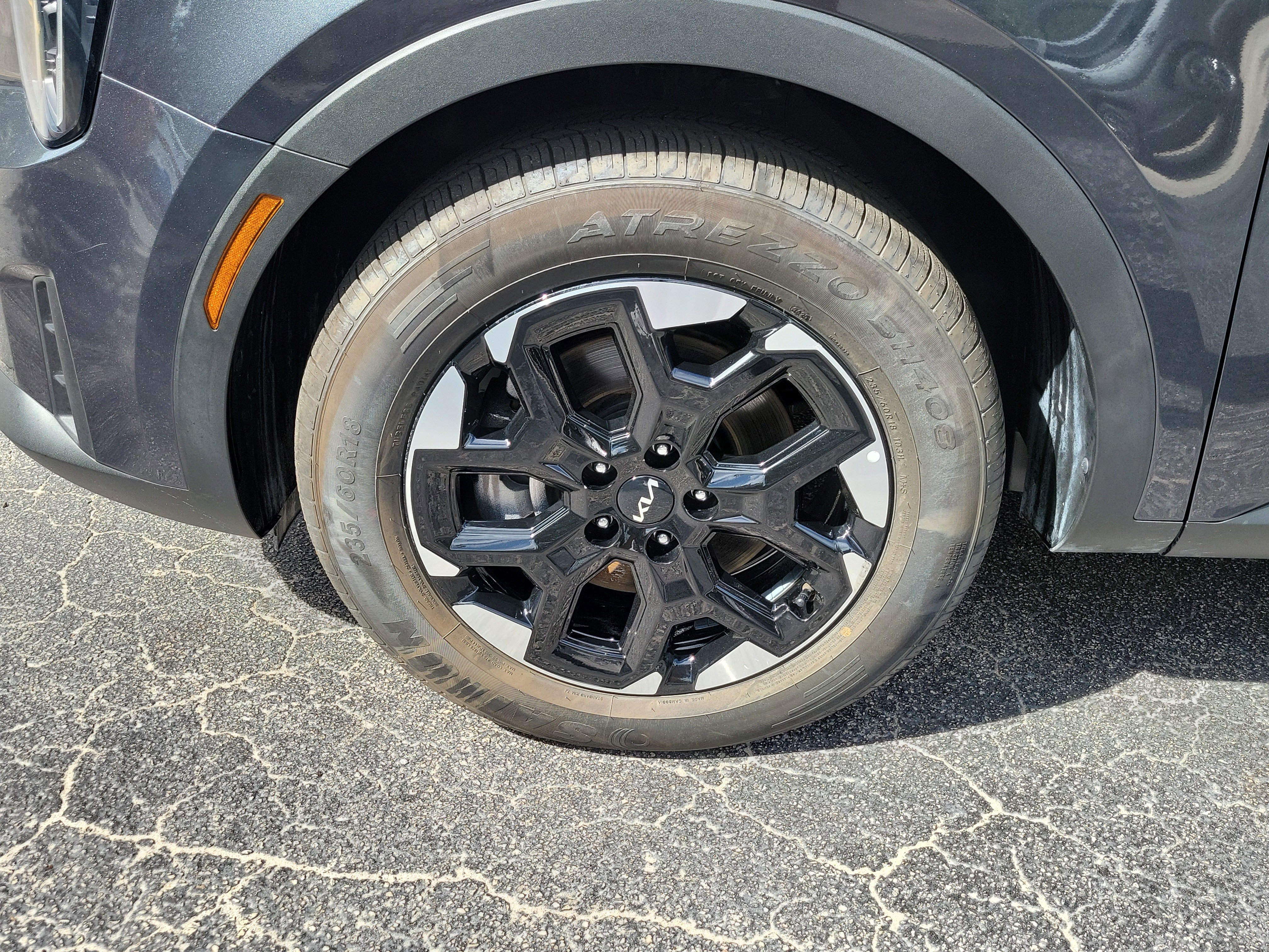 Used 2024 Kia Sorento S FWD image 5