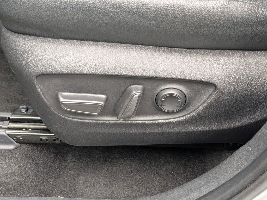 Used 2025 Toyota Grand Highlander XLE image 14