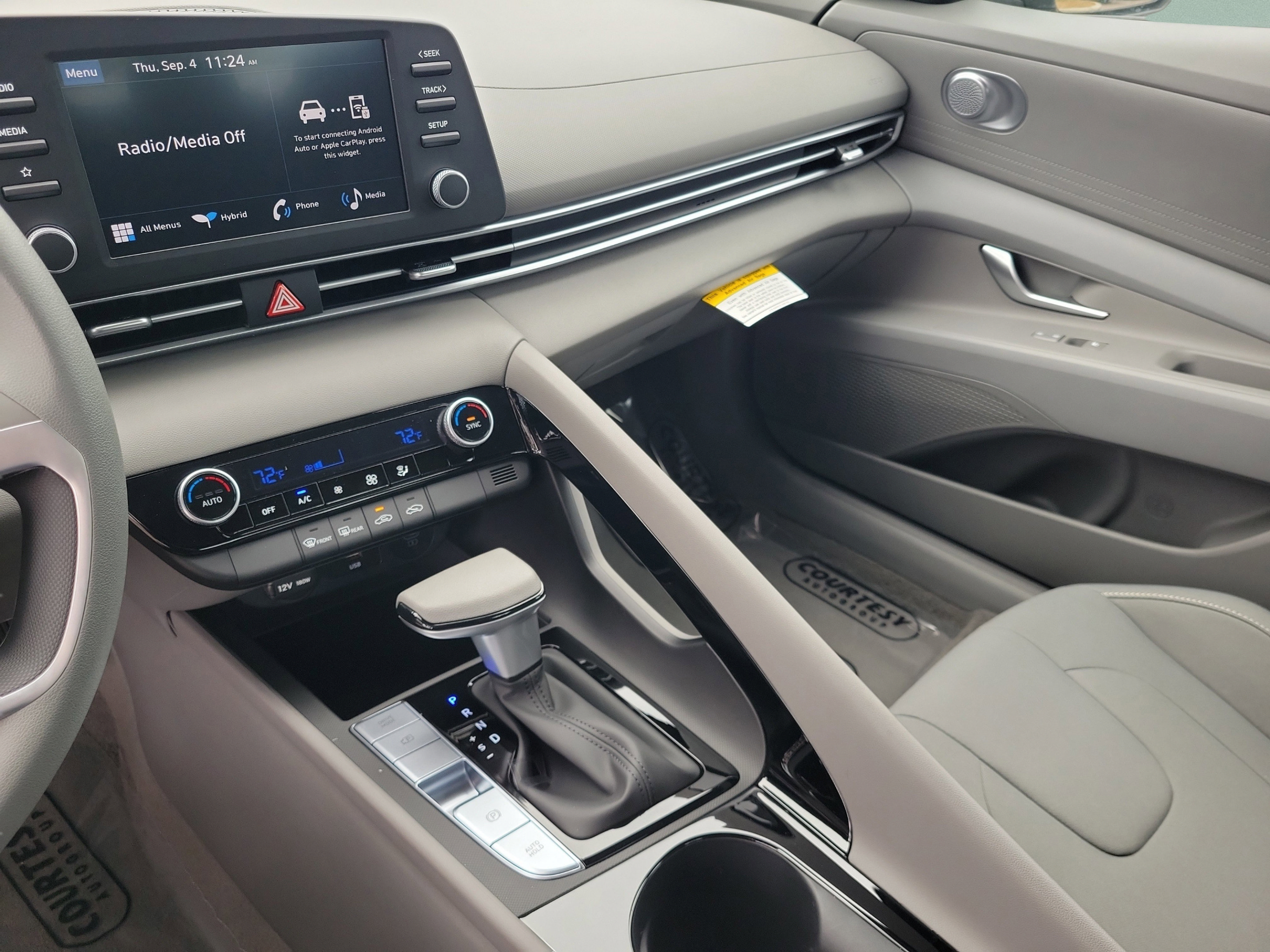 New 2025 Hyundai Elantra Hybrid FWD image 26