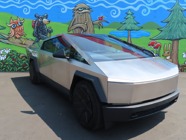 Used 2024 Tesla Cybertruck AWD Crew Cab image 1