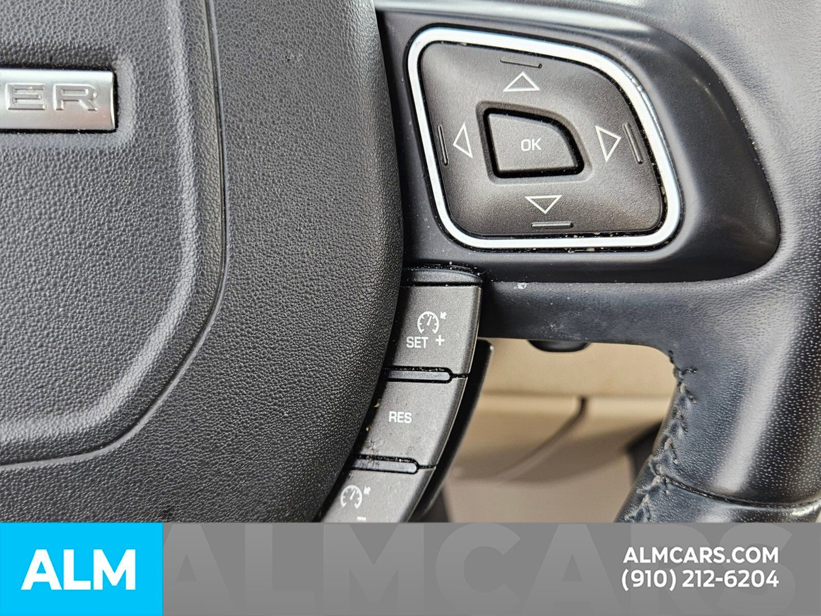 Used 2019 Land Rover Range Rover Evoque SE AWD/4WD image 26