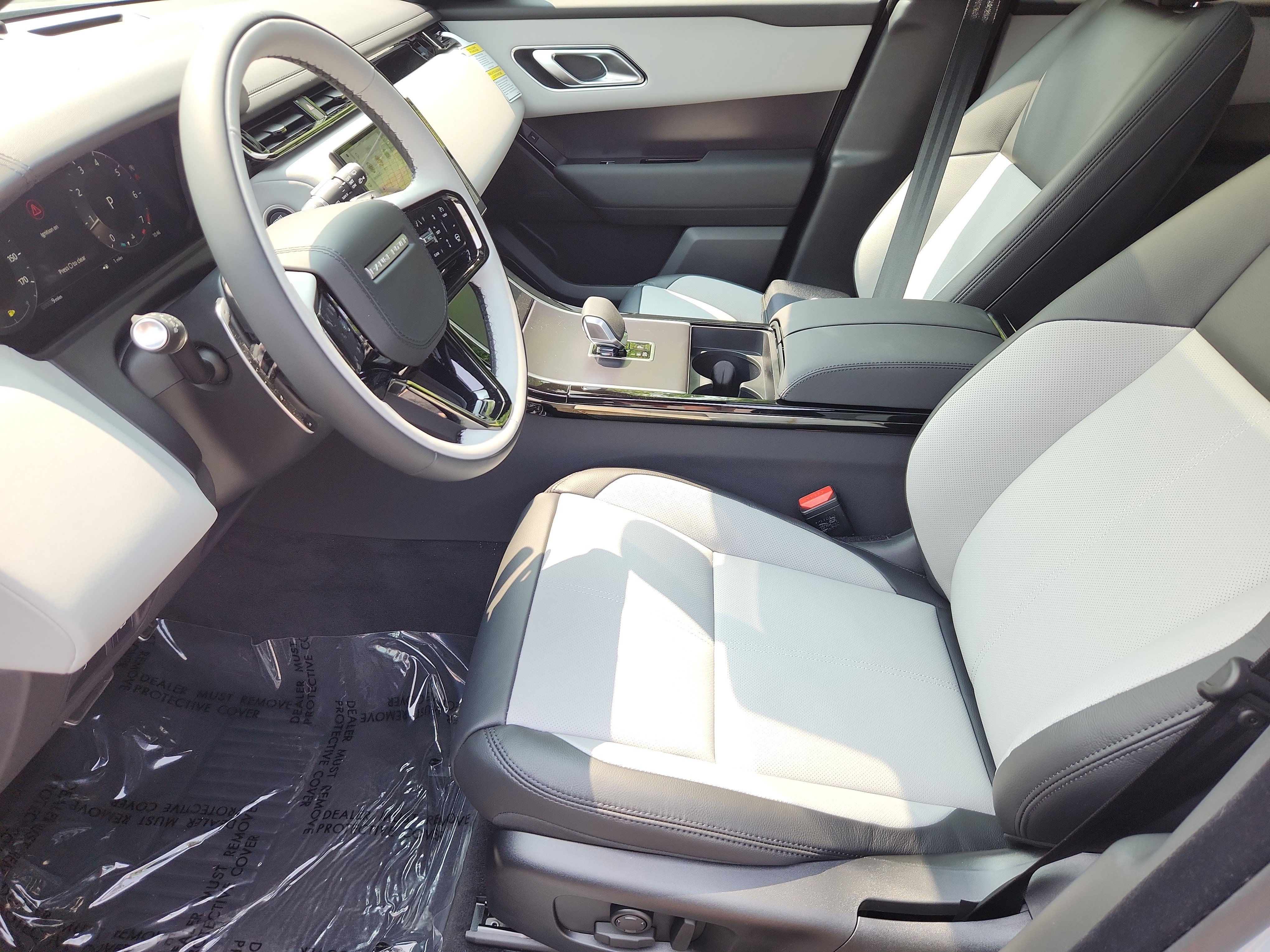 Used 2026 Land Rover Range Rover Velar Dynamic SE image 23