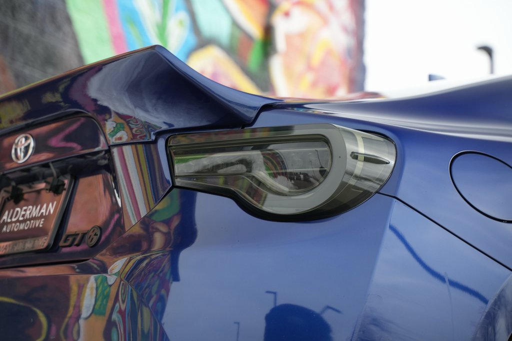 Used 2017 Toyota 86 image 6