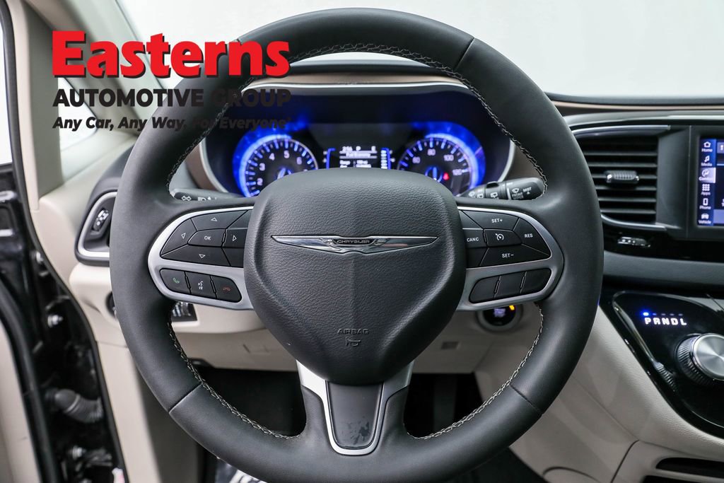 Used 2024 Chrysler Voyager LX image 10