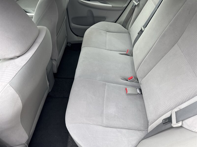 Used 2011 Toyota Corolla LE FWD image 32