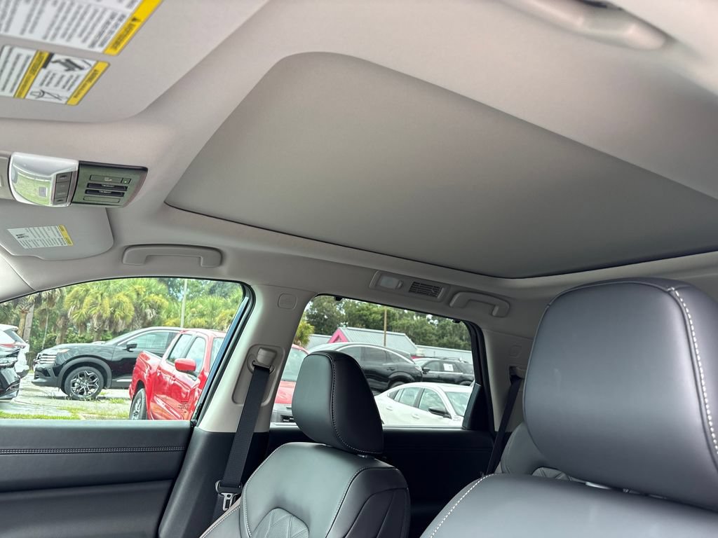 New 2026 Nissan Pathfinder Platinum FWD image 8