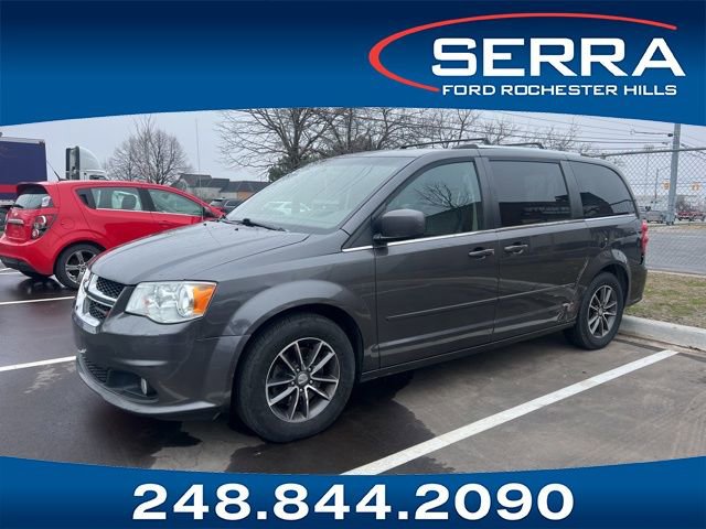 Used 2017 Dodge Grand Caravan SXT image 1