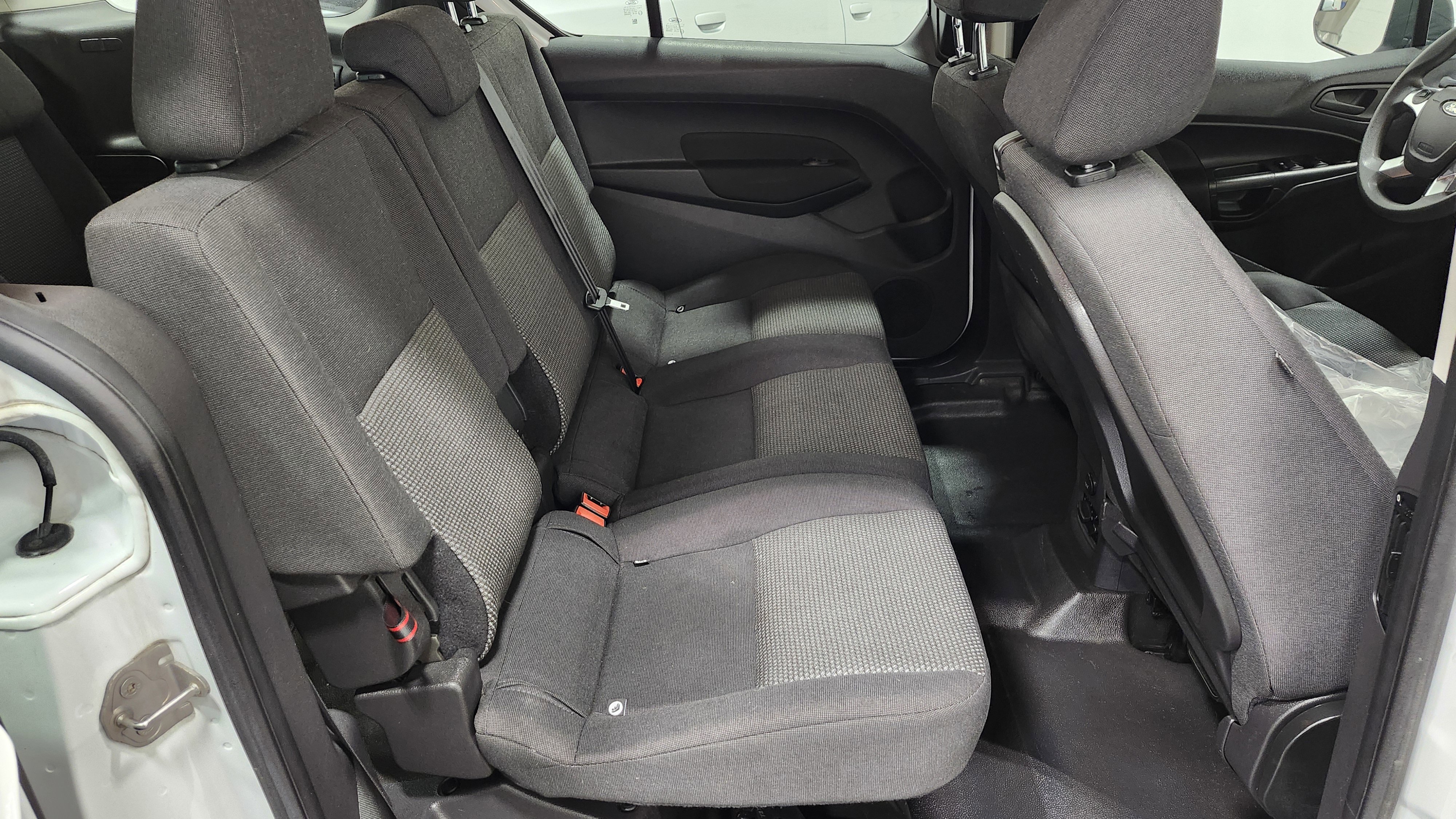 Used 2017 Ford Transit Connect XL image 16