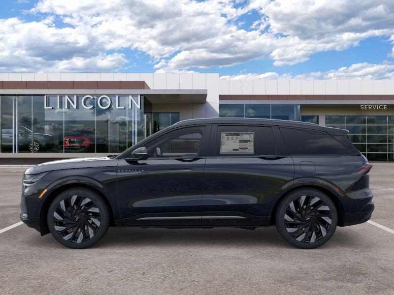 New 2026 Lincoln Nautilus Reserve w/ Jet Appearance Package AWD/4WD image 3