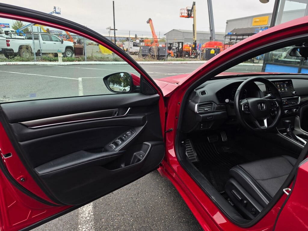 Certified 2018 Honda Accord Sport image 19