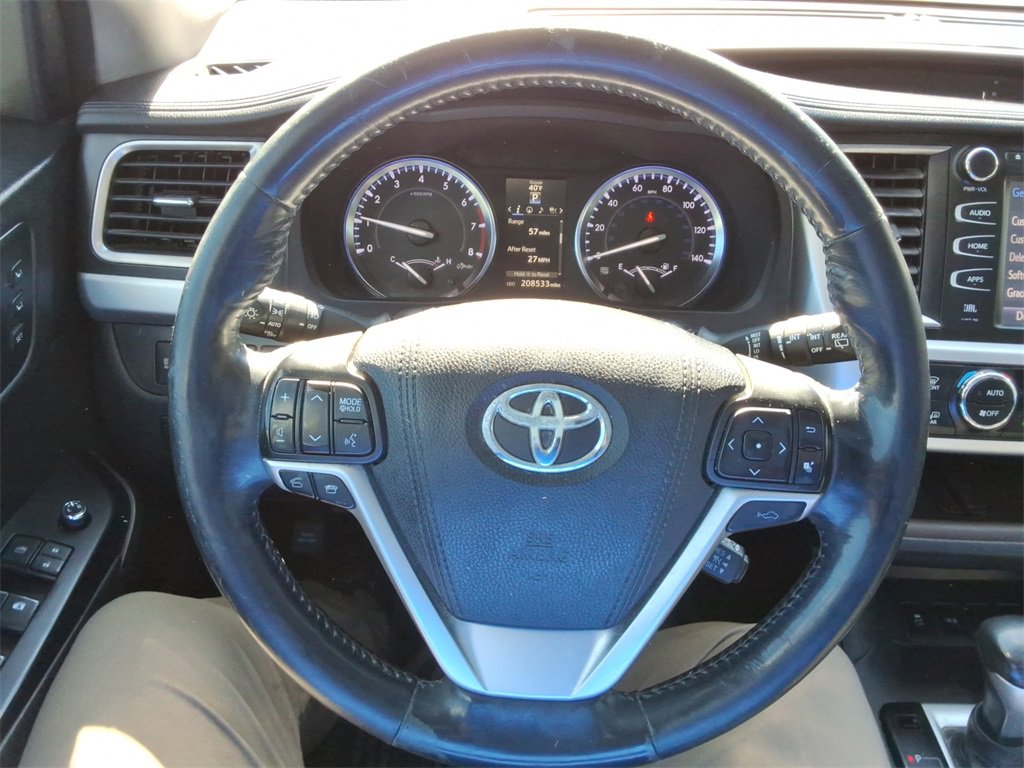 Used 2015 Toyota Highlander Limited Platinum image 13
