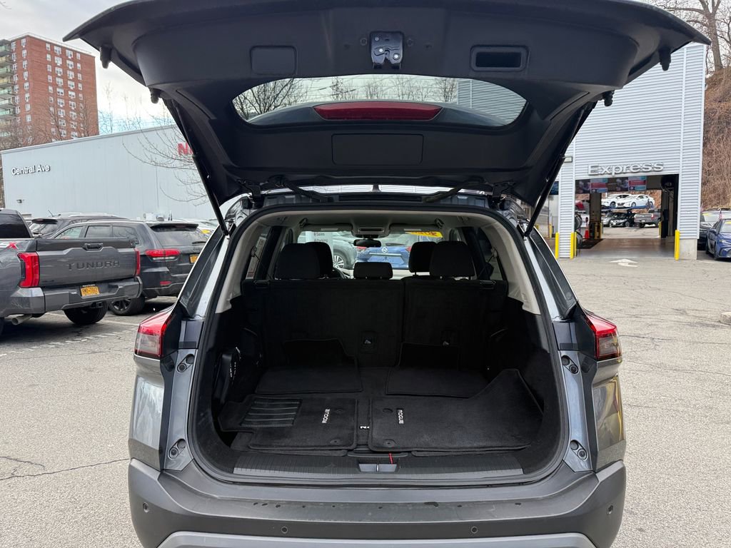 Used 2023 Nissan Rogue S image 27