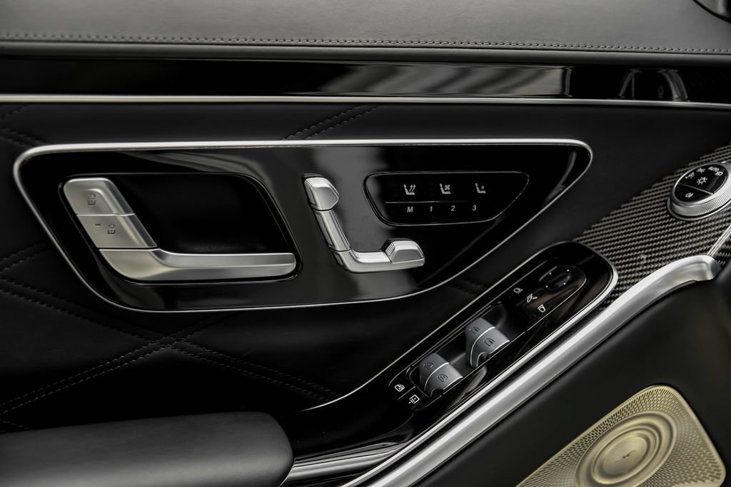 Used 2024 Mercedes-Benz S 63 AMG S w/ Carbon Fiber Exterior Package image 53