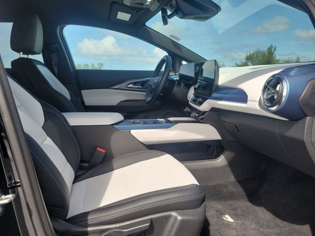 Used 2025 Chevrolet Equinox EV LT FWD image 18