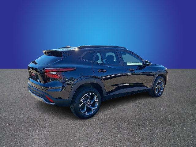 Used 2024 Chevrolet Trax LT FWD image 4