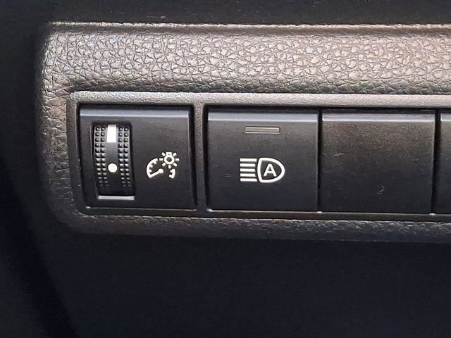 Used 2022 Toyota Corolla LE image 23
