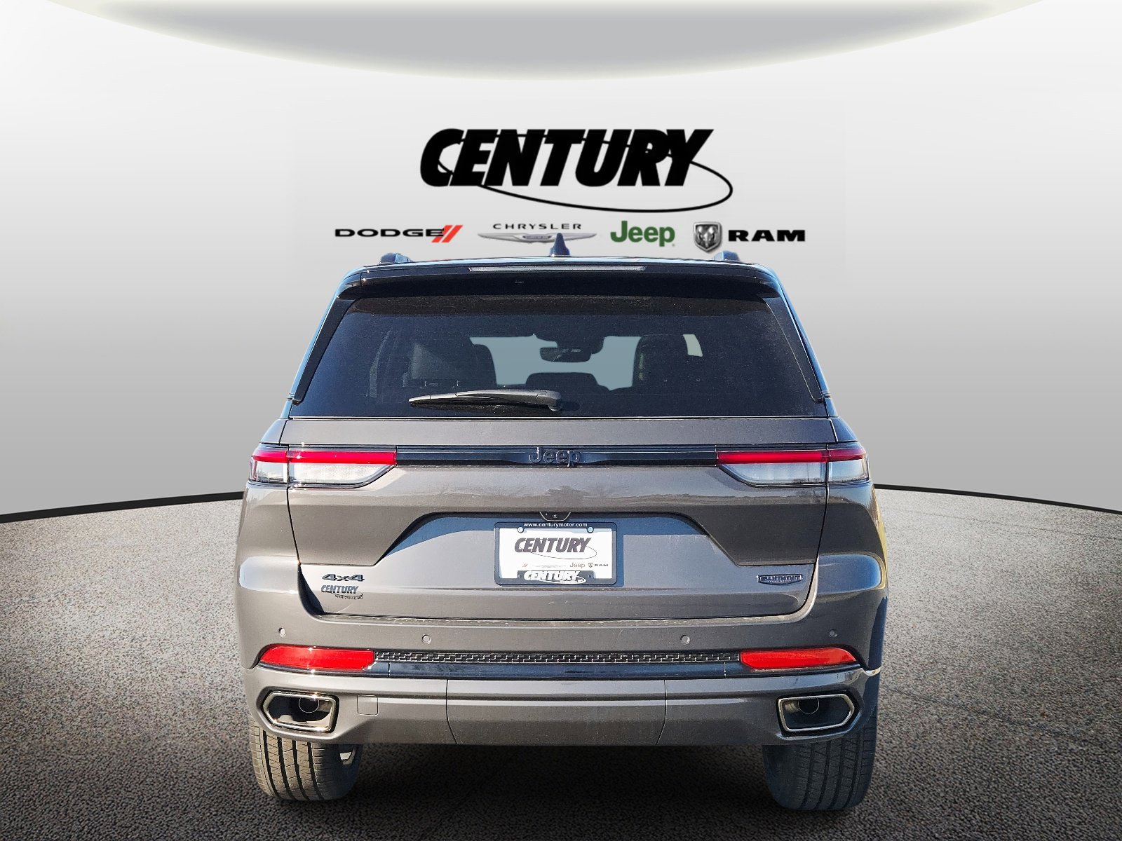 New 2025 Jeep Grand Cherokee Summit image 4