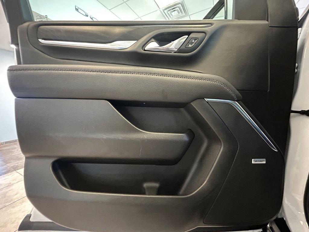 Used 2021 GMC Yukon Denali w/ Denali Premium Package AWD/4WD image 11