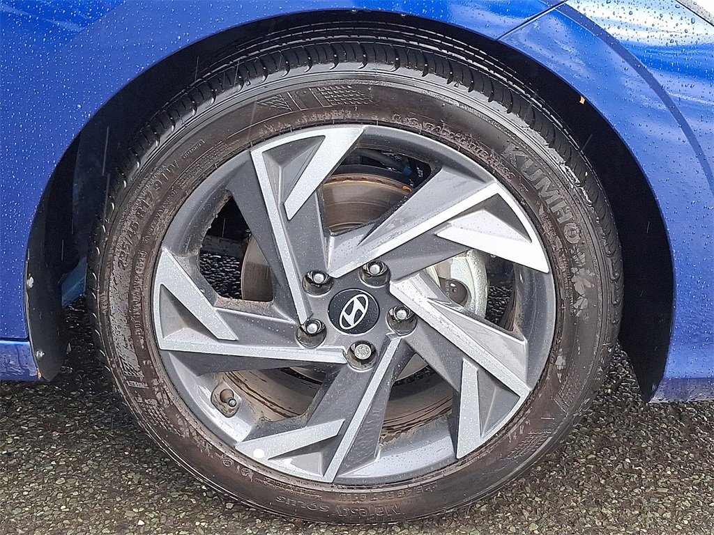 Used 2025 Hyundai Elantra Sport image 9