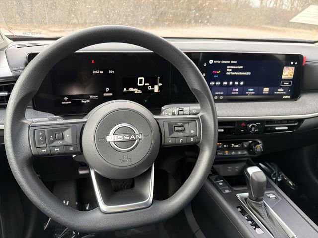 New 2026 Nissan Kicks SV w/ Cold Weather Package image 17