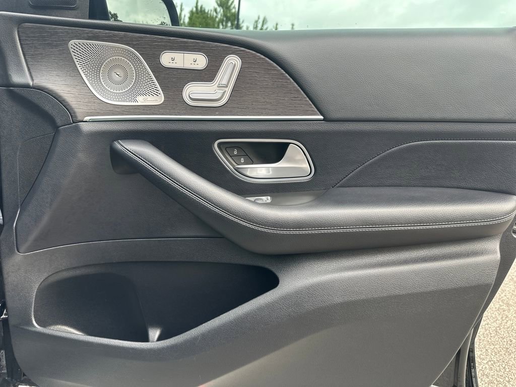 Used 2022 Mercedes-Benz GLE 450 4MATIC w/ AMG Line Exterior image 37