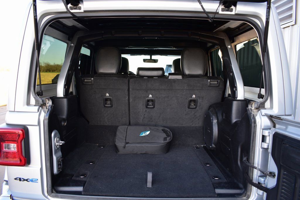 Used 2022 Jeep Wrangler Unlimited Sahara image 26