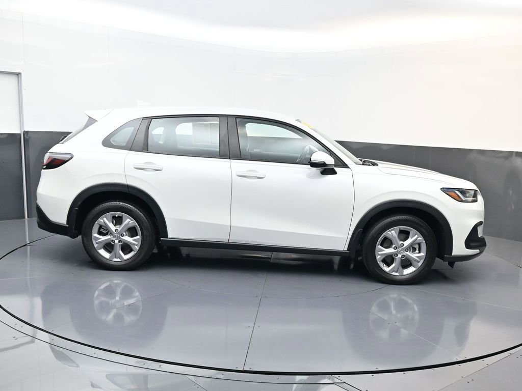 Used 2024 Honda HR-V LX image 2