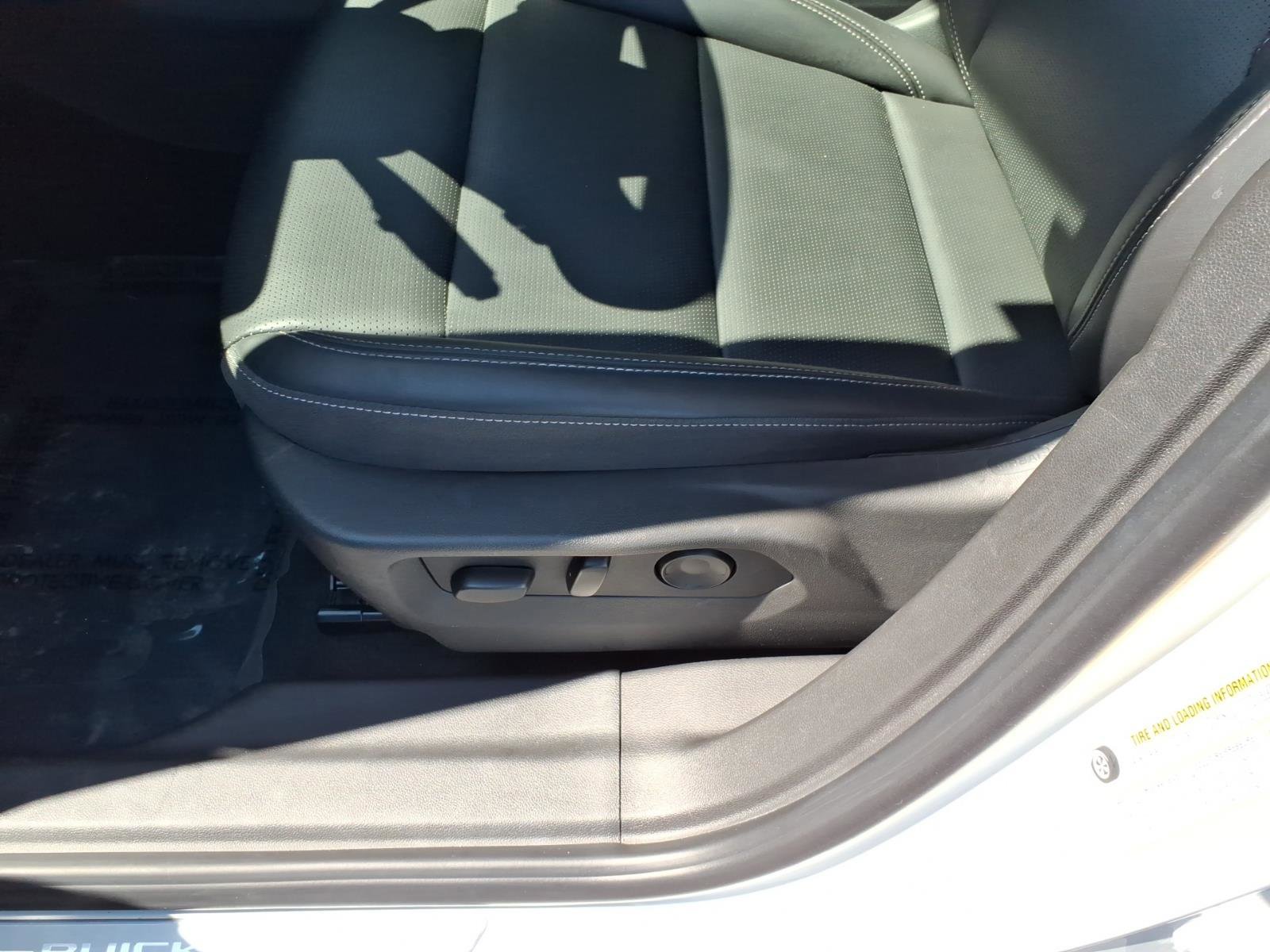 Used 2024 Buick Envision Preferred AWD/4WD image 18