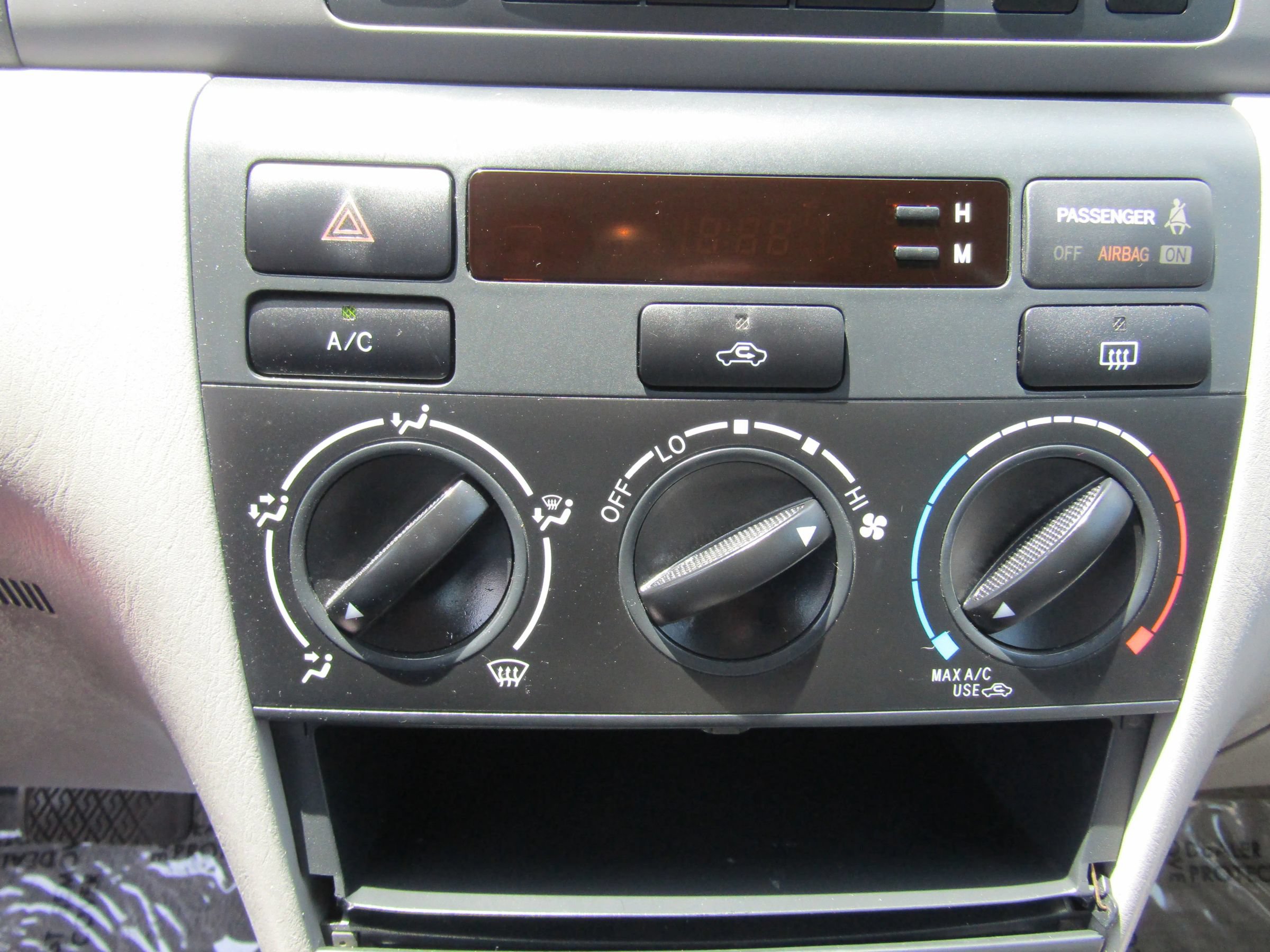 Used 2005 Toyota Corolla CE FWD image 18