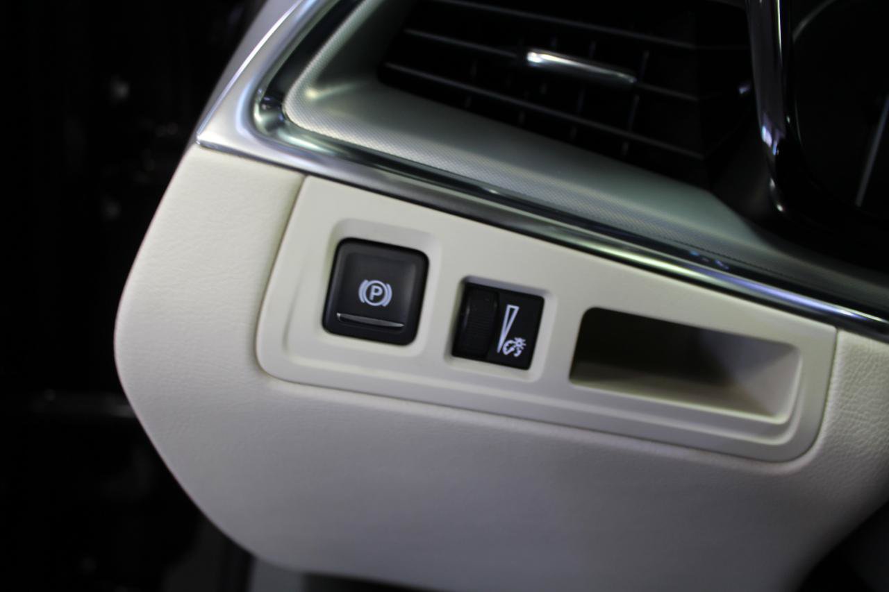 Used 2020 Cadillac XT5 Premium Luxury AWD/4WD image 11