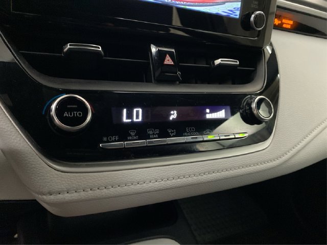Used 2020 Toyota Corolla SE FWD image 32