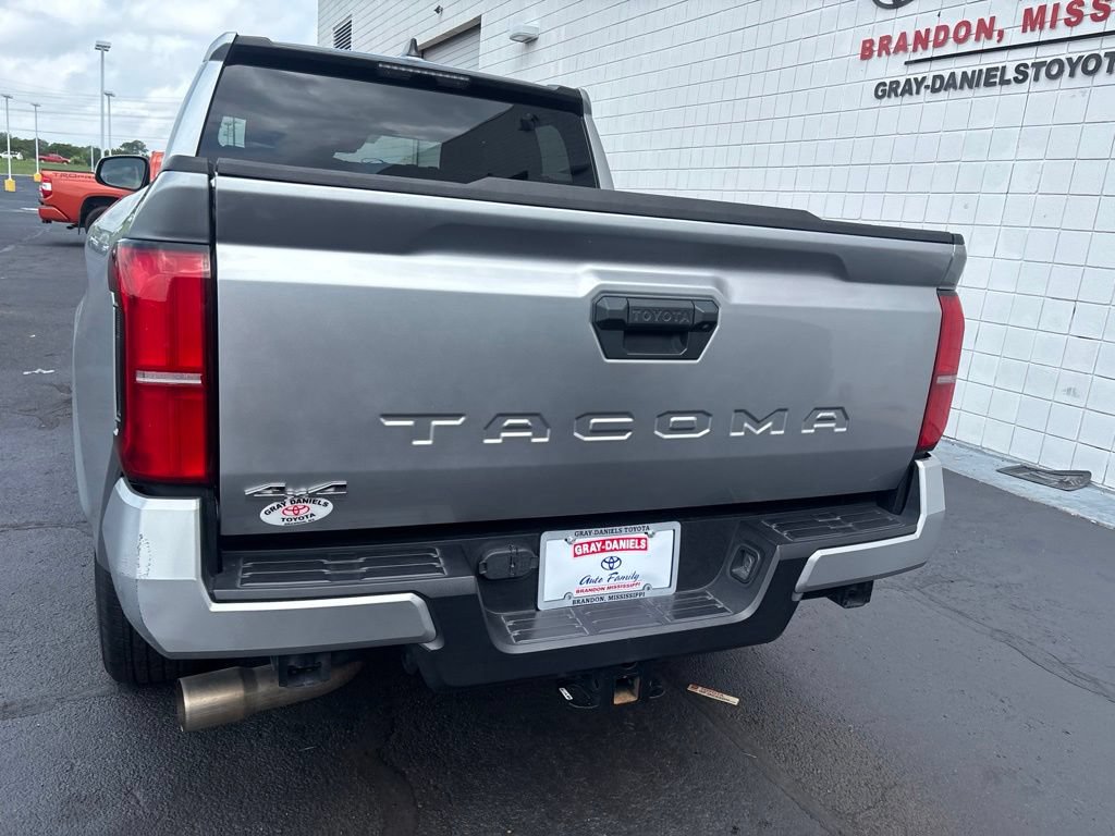 Used 2024 Toyota Tacoma TRD Sport AWD/4WD image 30
