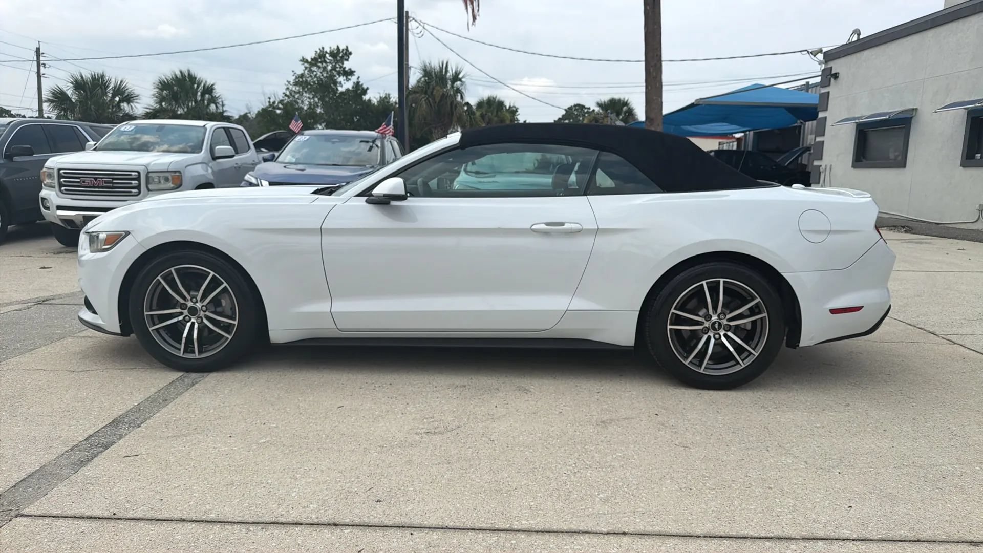 Used 2017 Ford Mustang Premium RWD image 2