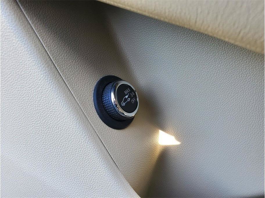 Used 2019 Cadillac XT5 Premium Luxury FWD image 19