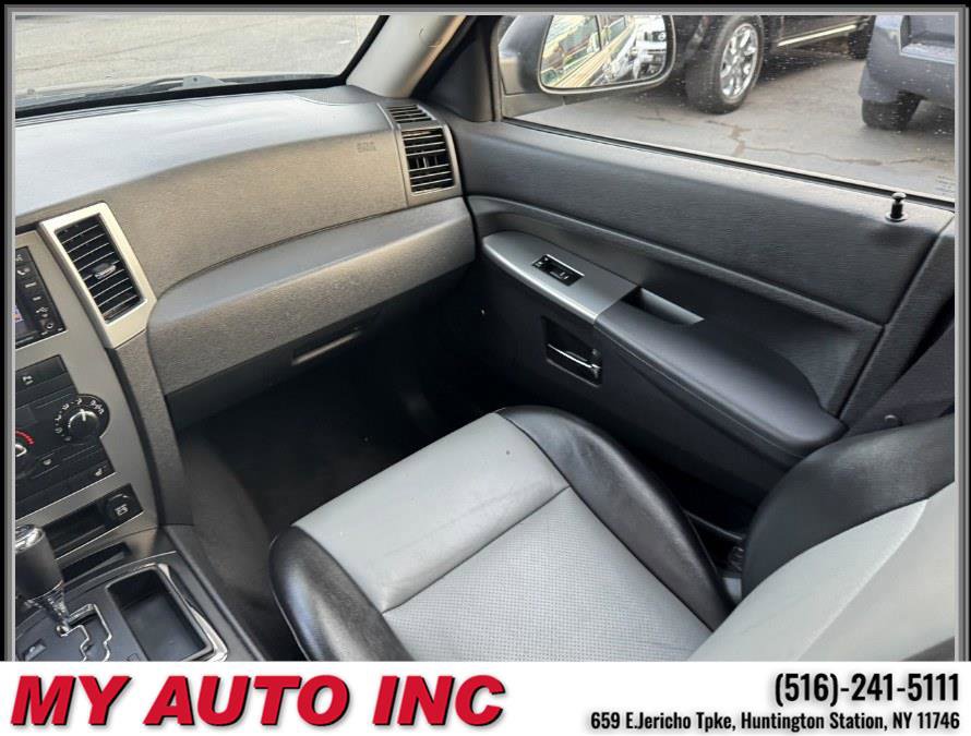 Used 2010 Jeep Grand Cherokee Laredo image 14