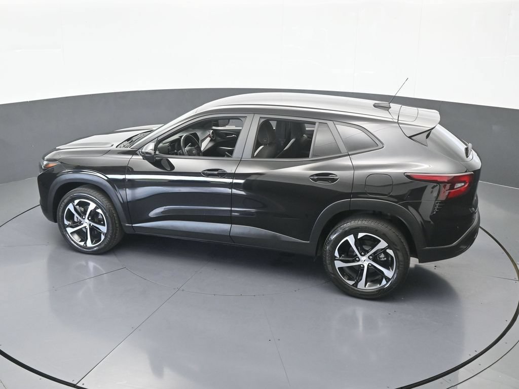 Used 2025 Chevrolet Trax RS w/ Driver Confidence Package FWD image 43