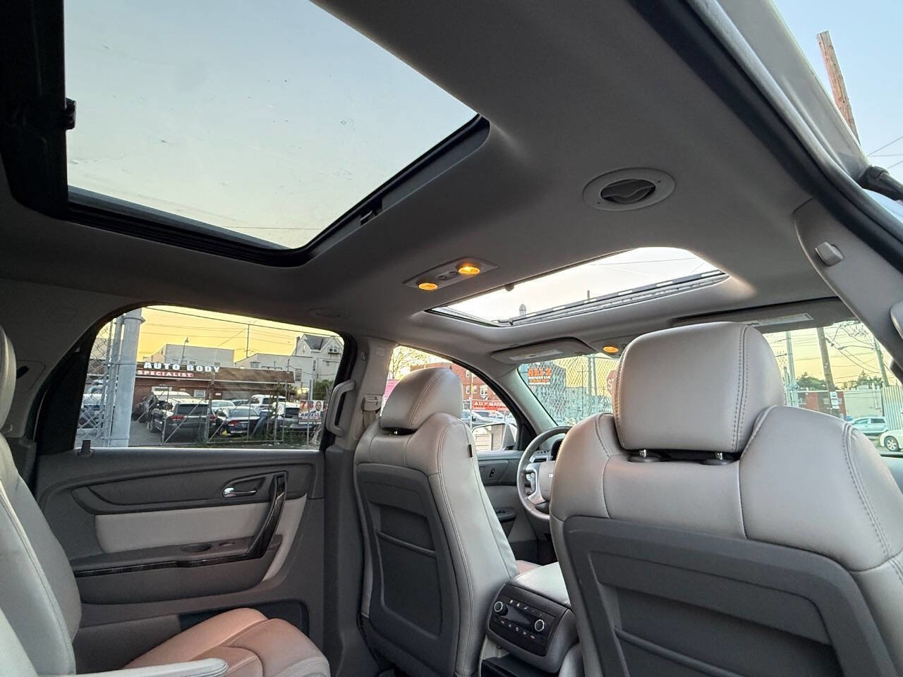Used 2015 GMC Acadia SLT w/ Open Road Package FWD image 23