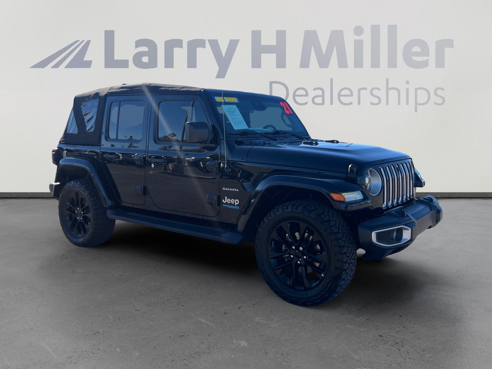 Used 2021 Jeep Wrangler Unlimited Sahara w/ Safety Group image 7