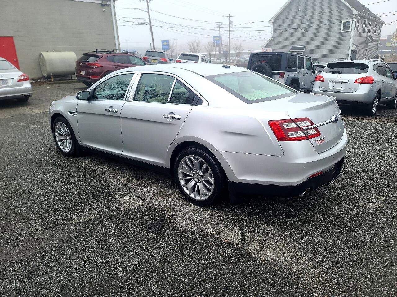 Used 2015 Ford Taurus Limited image 5