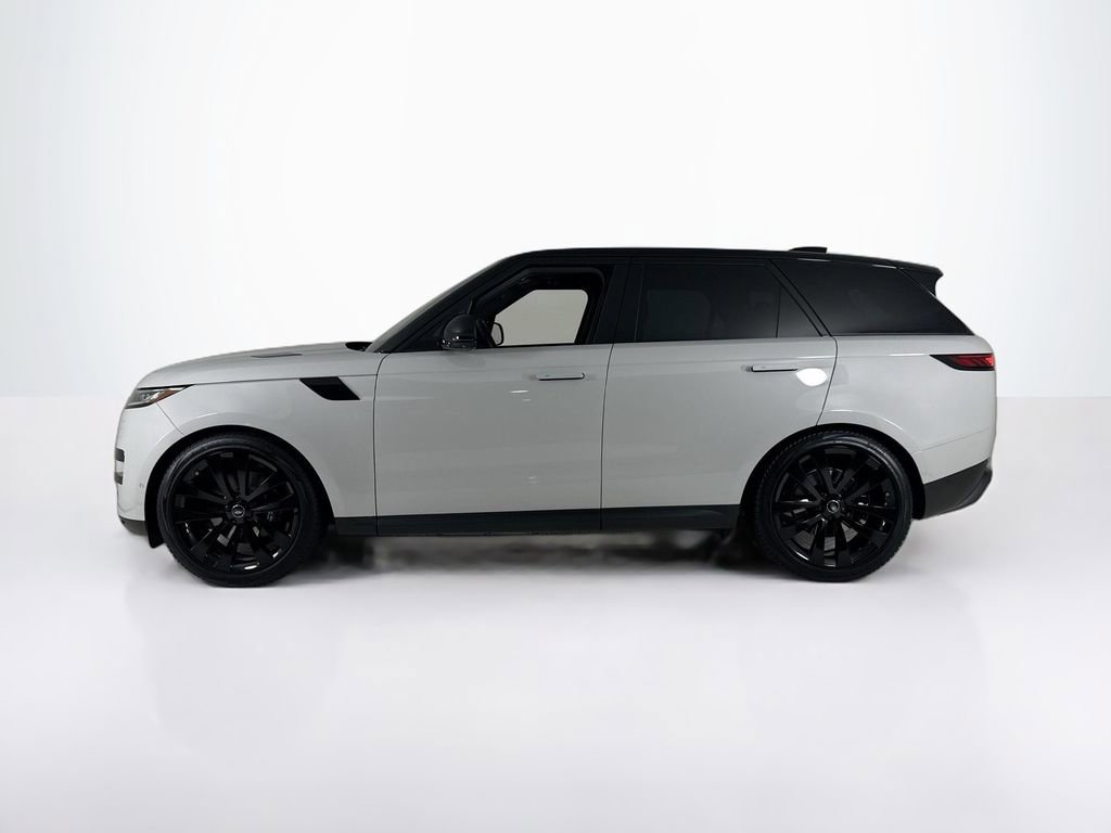Used 2024 Land Rover Range Rover Sport SE image 2