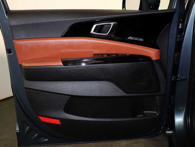 Used 2022 Kia Carnival SX FWD image 28
