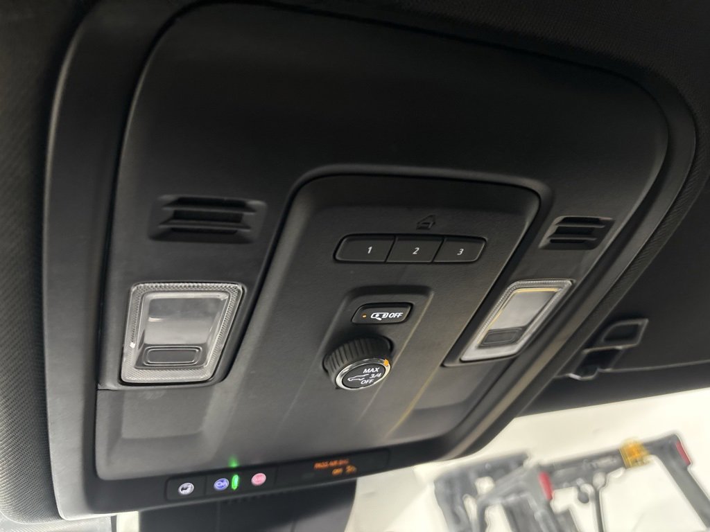 Used 2024 GMC Yukon SLT image 20