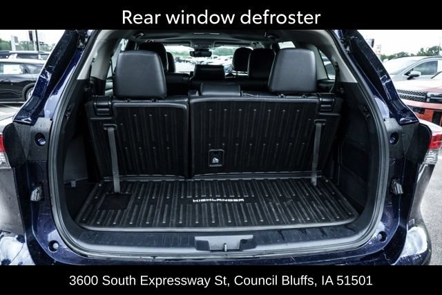 Used 2021 Toyota Highlander XLE AWD/4WD image 10